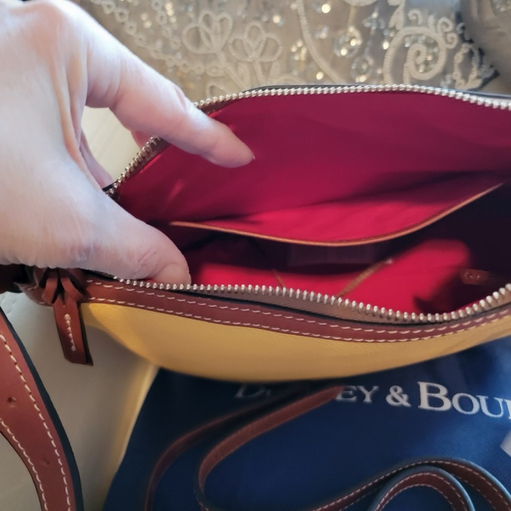Dooney & Bourke Pebbled Leather Adjustable Shoulder/Crossbody Bag NWT - Picture 7 of 7